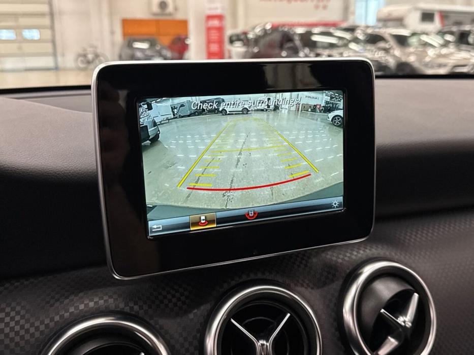 MERCEDES-BENZ A 2017