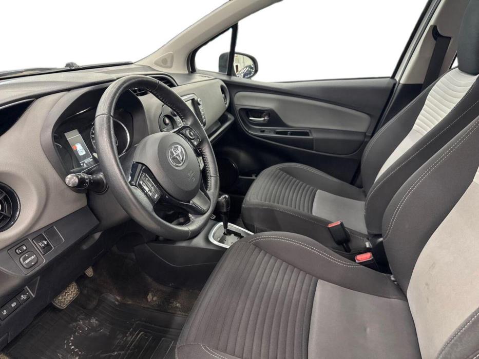 TOYOTA Yaris 2020