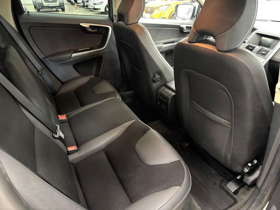 VOLVO XC60 2011