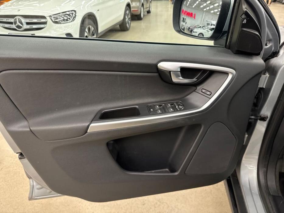 VOLVO XC60 2011