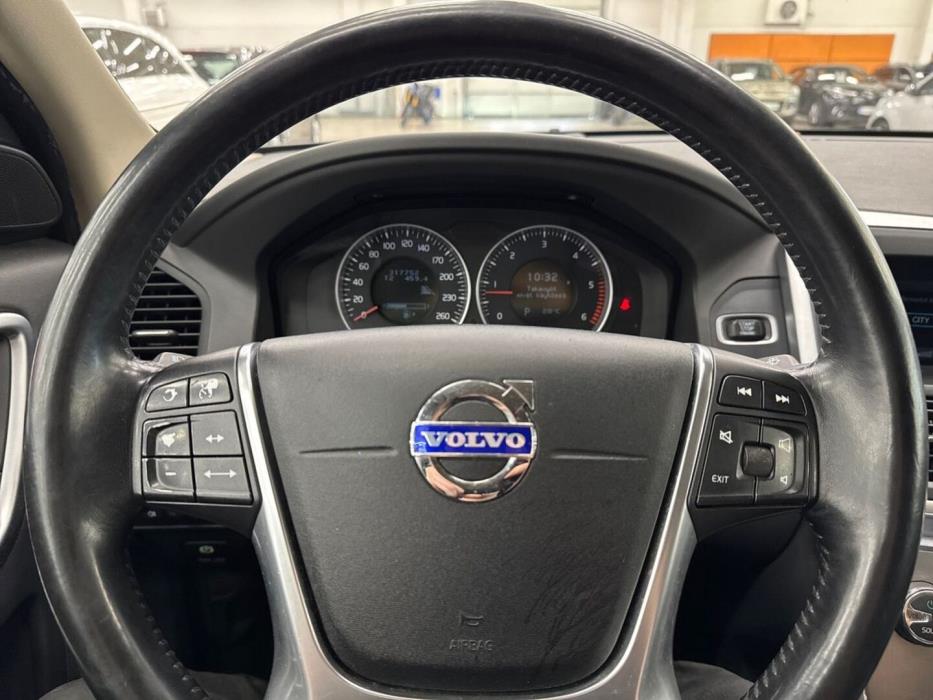 VOLVO XC60 2011