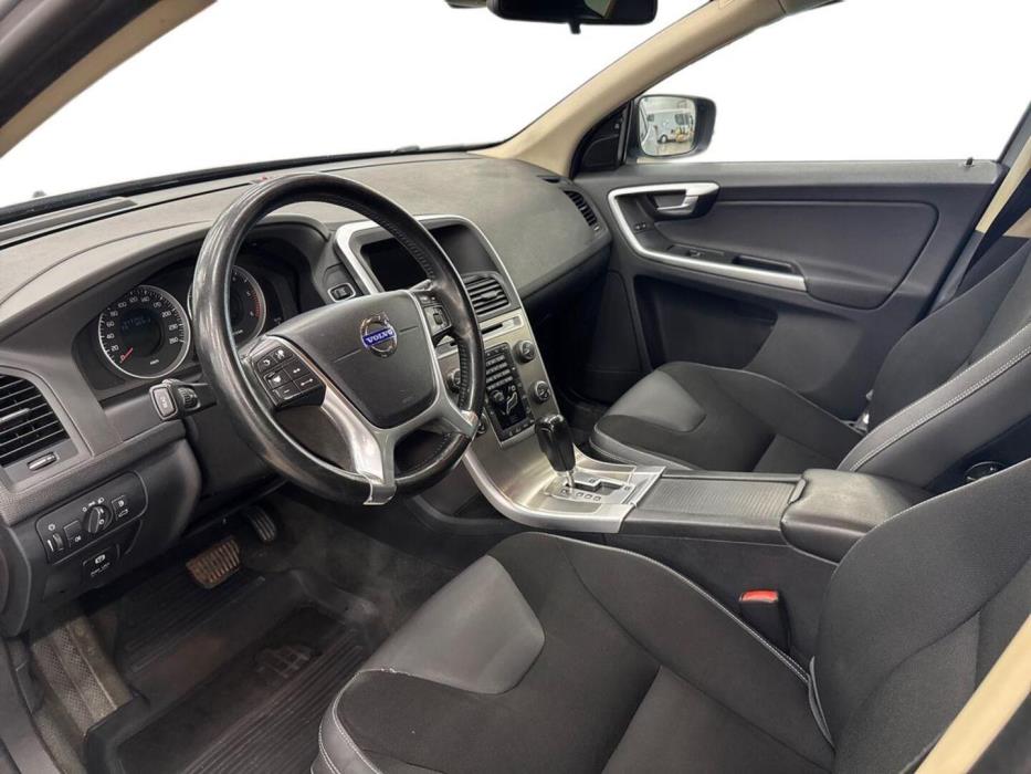 VOLVO XC60 2011