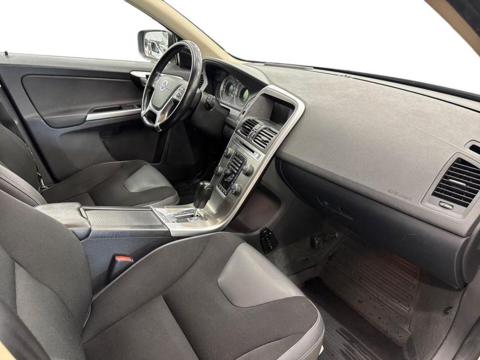 VOLVO XC60 2011