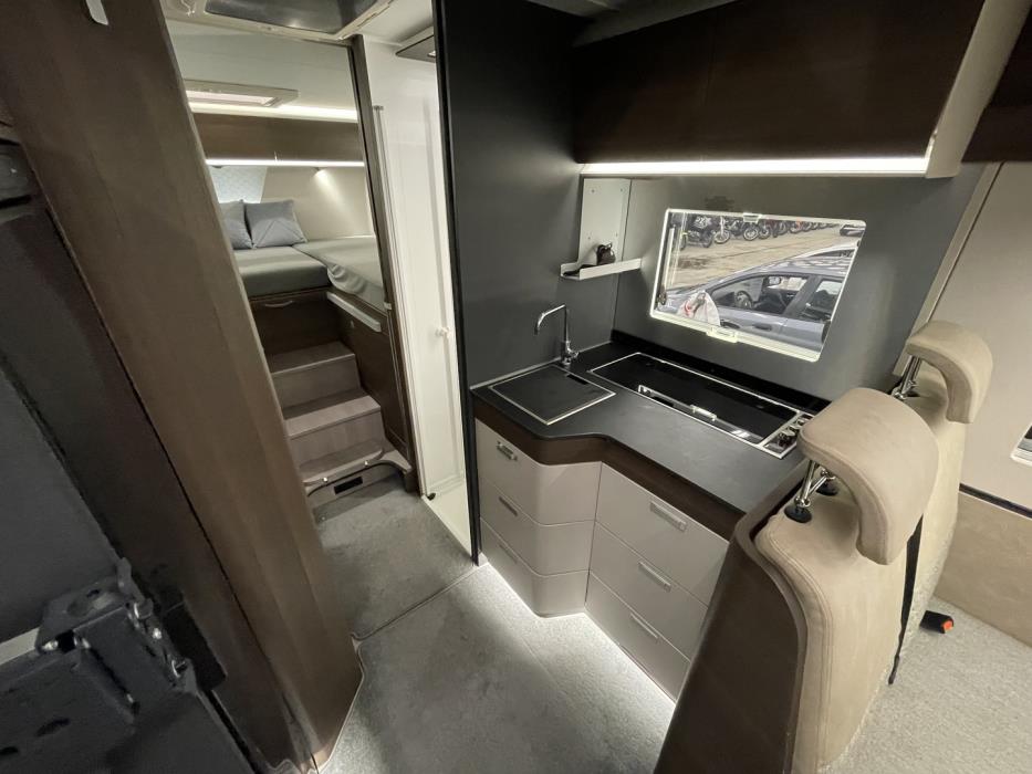 ADRIA Matrix Supreme 670 SL 2021