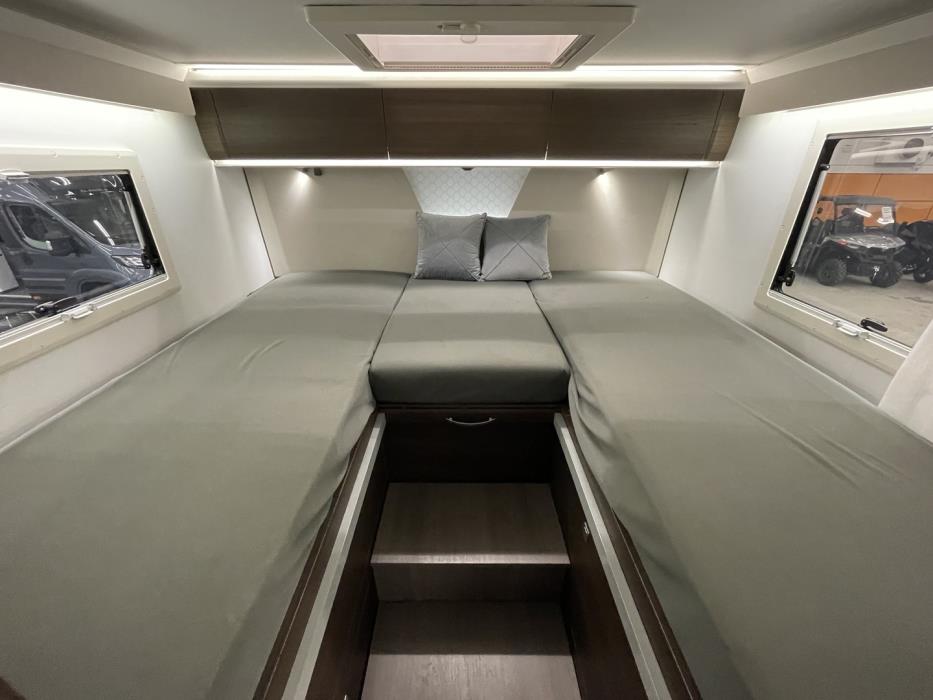 ADRIA Matrix Supreme 670 SL 2021