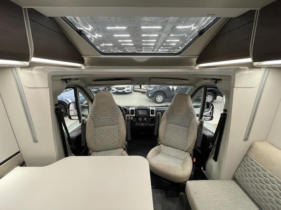 ADRIA Matrix Supreme 670 SL 2021