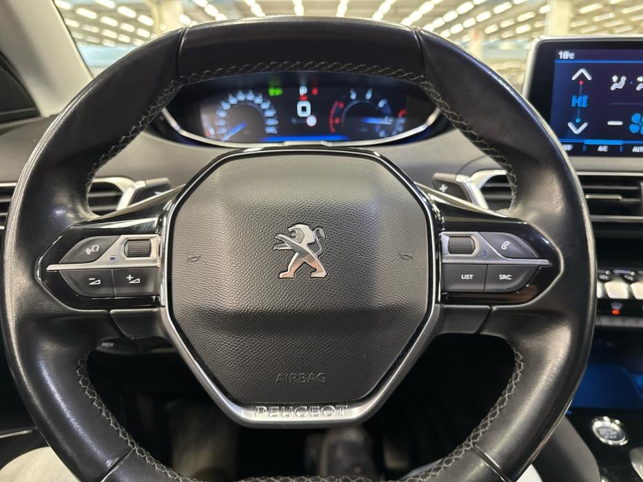 PEUGEOT 5008 2019