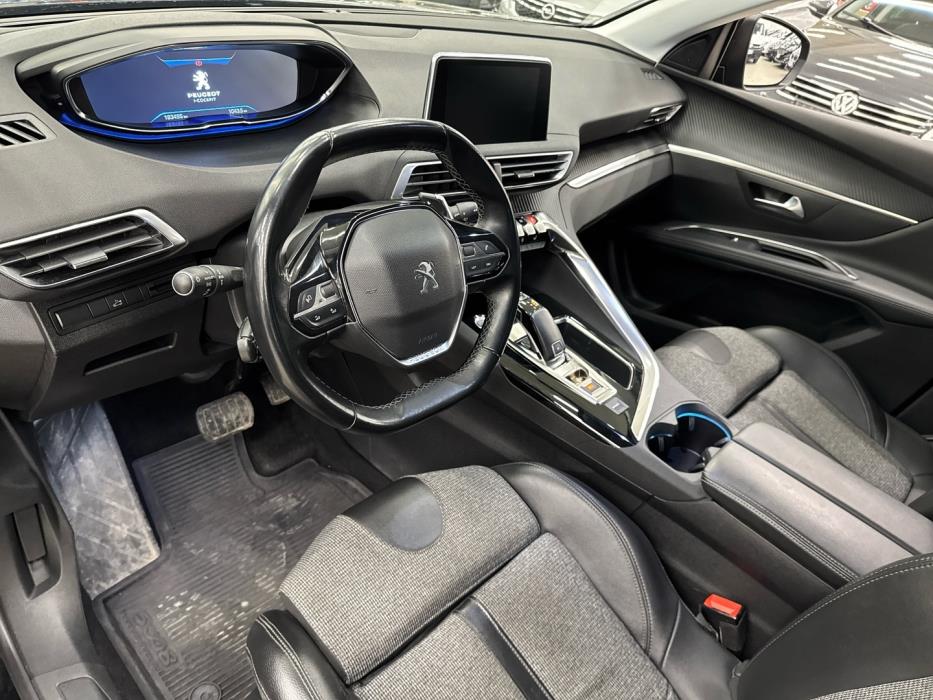 PEUGEOT 5008 2019
