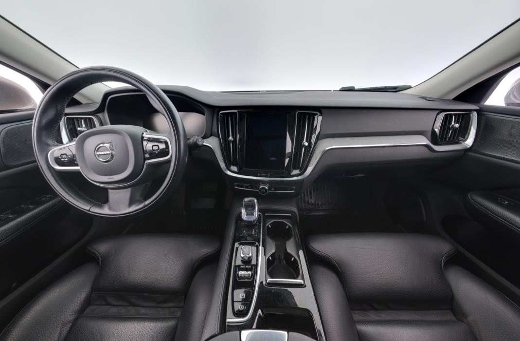 VOLVO V60 2021