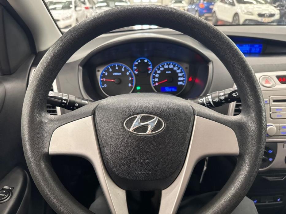 HYUNDAI i20 2011