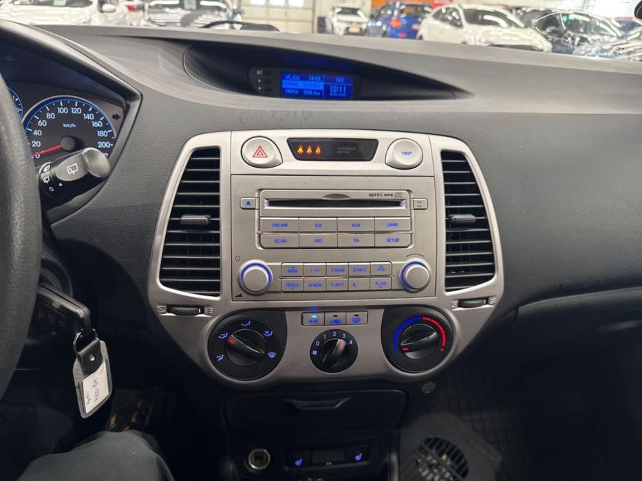 HYUNDAI i20 2011