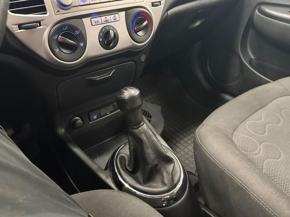 HYUNDAI i20 2011