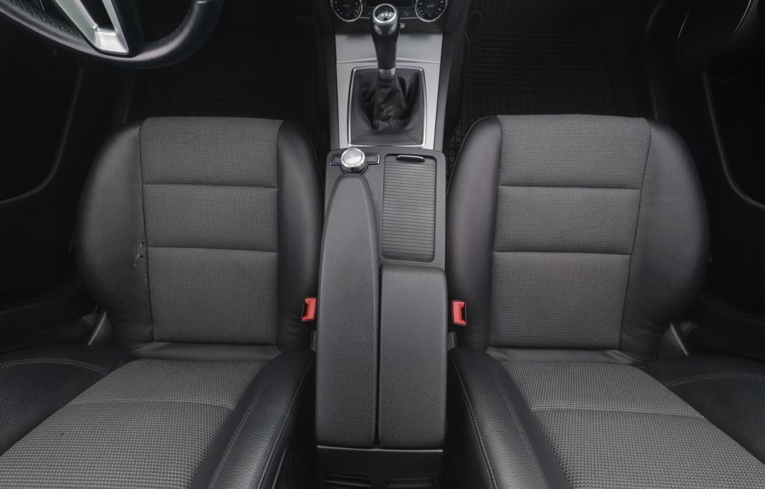 MERCEDES-BENZ C 2012