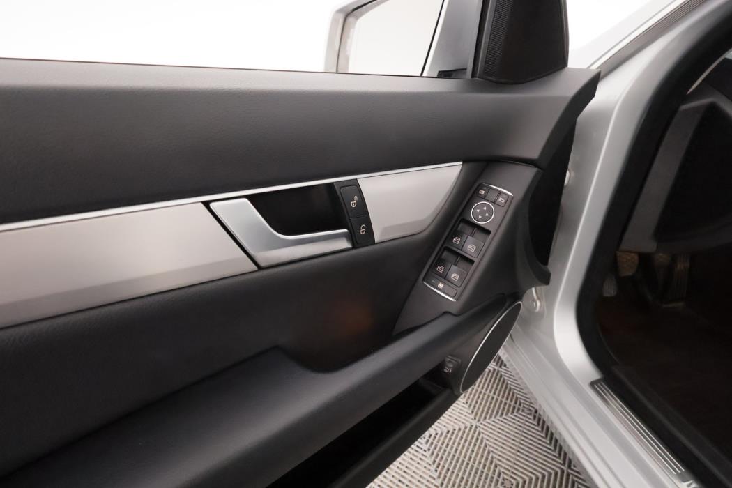 MERCEDES-BENZ C 2012
