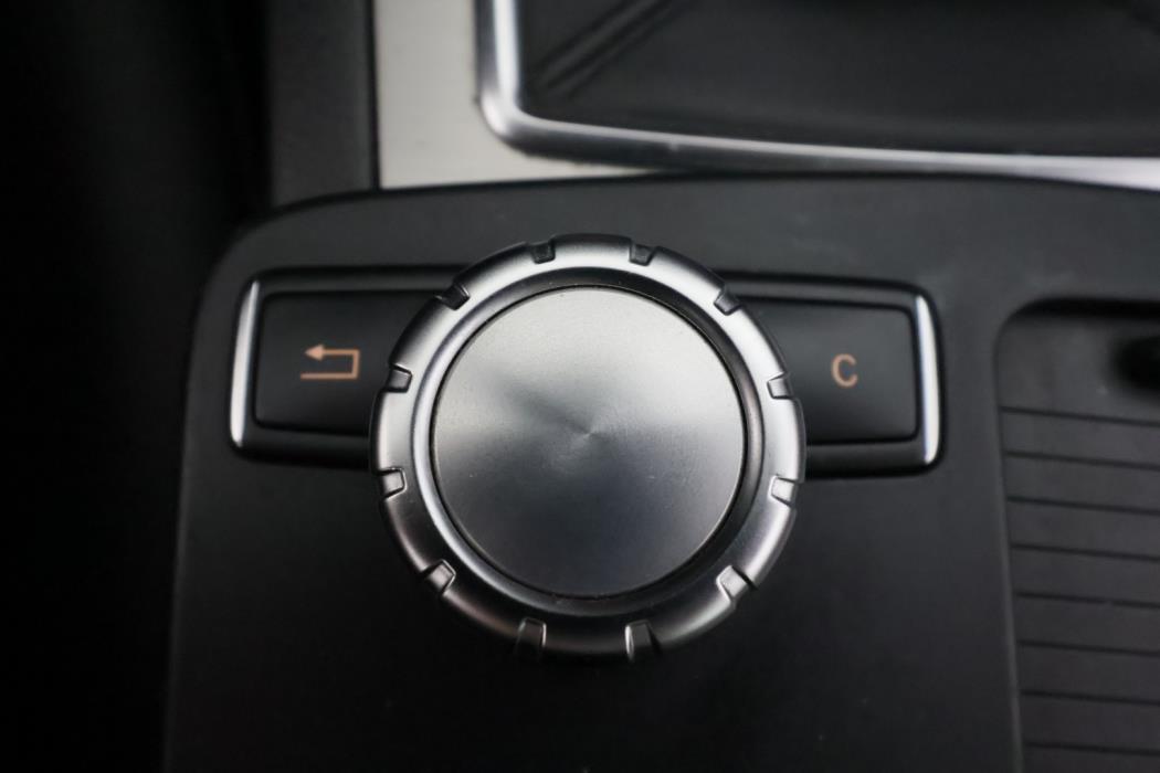 MERCEDES-BENZ C 2012