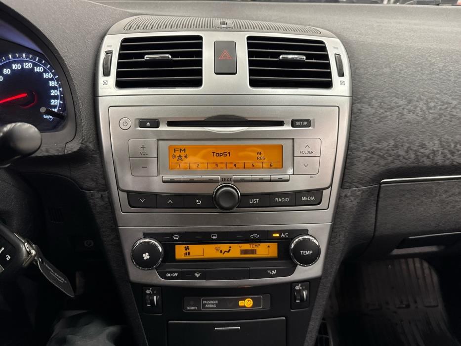 TOYOTA Avensis 2012
