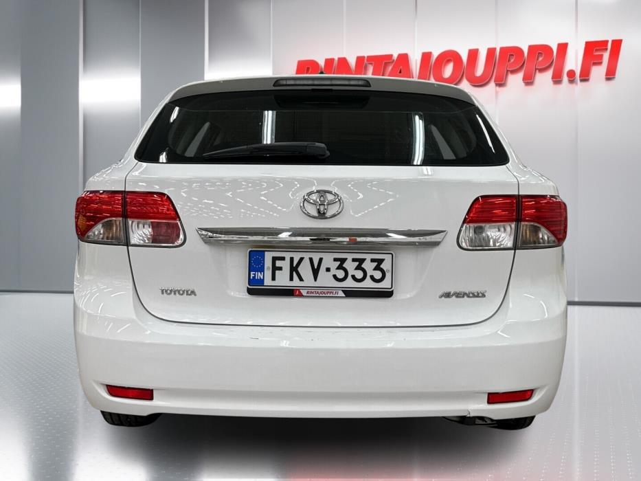 TOYOTA Avensis 2012