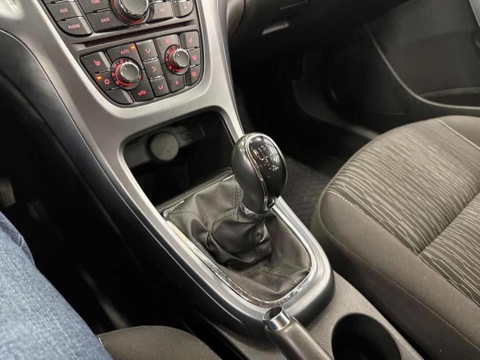 OPEL Astra 2013
