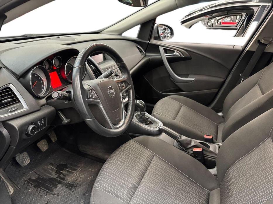 OPEL Astra 2013