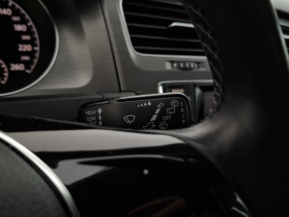 VOLKSWAGEN Golf 2013