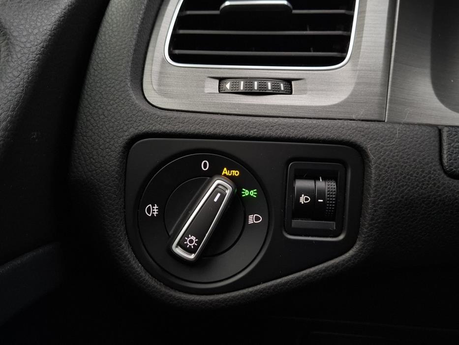 VOLKSWAGEN Golf 2013