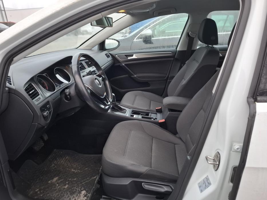 VOLKSWAGEN Golf 2013