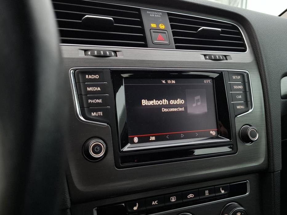 VOLKSWAGEN Golf 2013