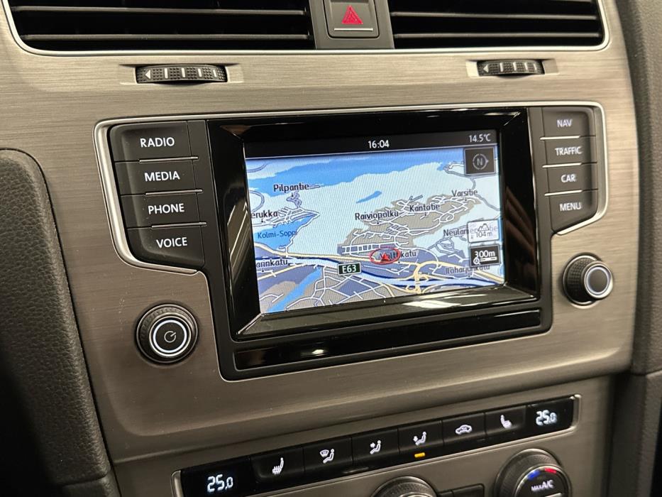 VOLKSWAGEN Golf 2015