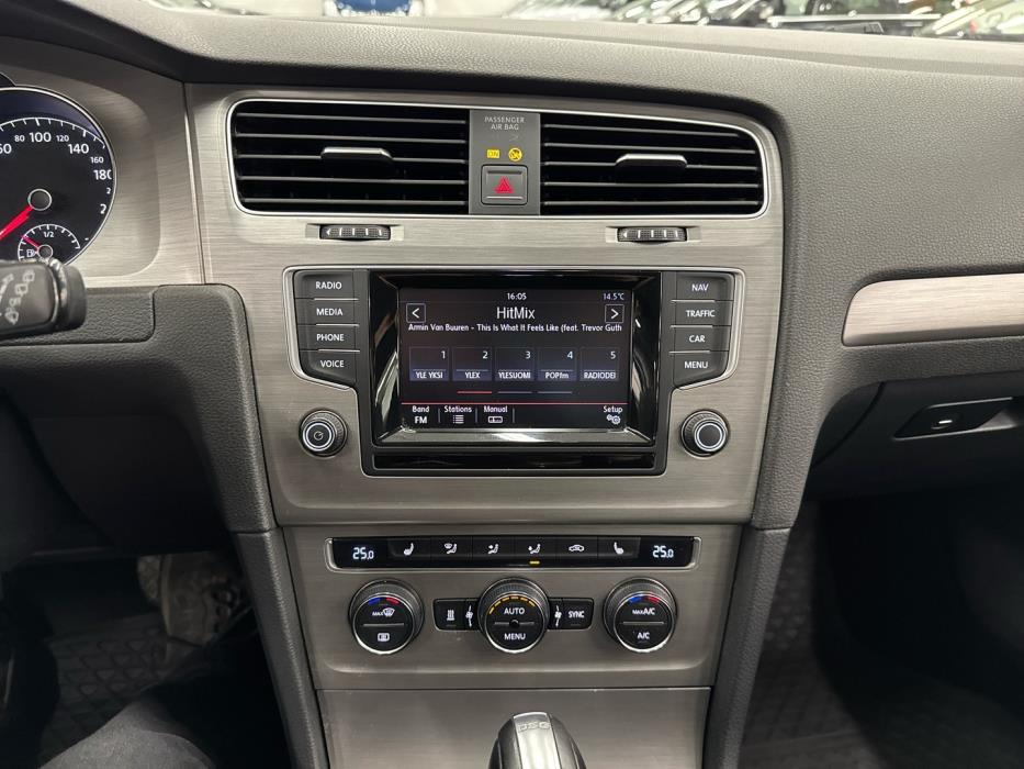 VOLKSWAGEN Golf 2015