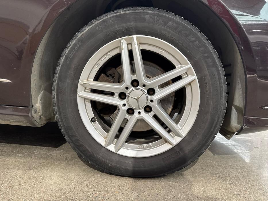 MERCEDES-BENZ E 2009