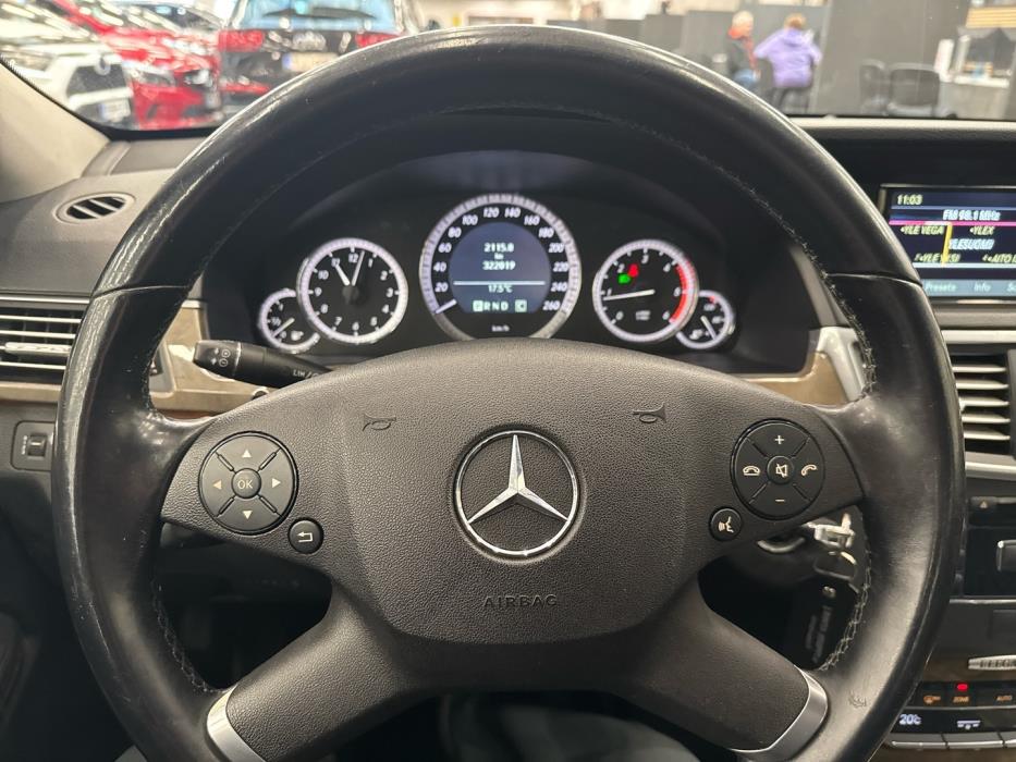 MERCEDES-BENZ E 2009