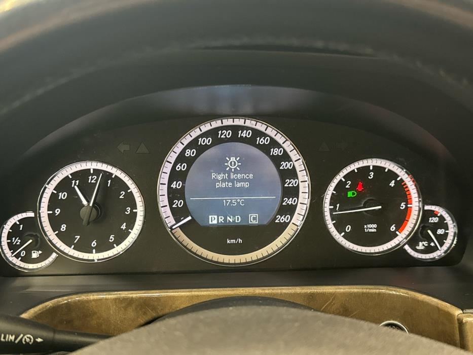 MERCEDES-BENZ E 2009