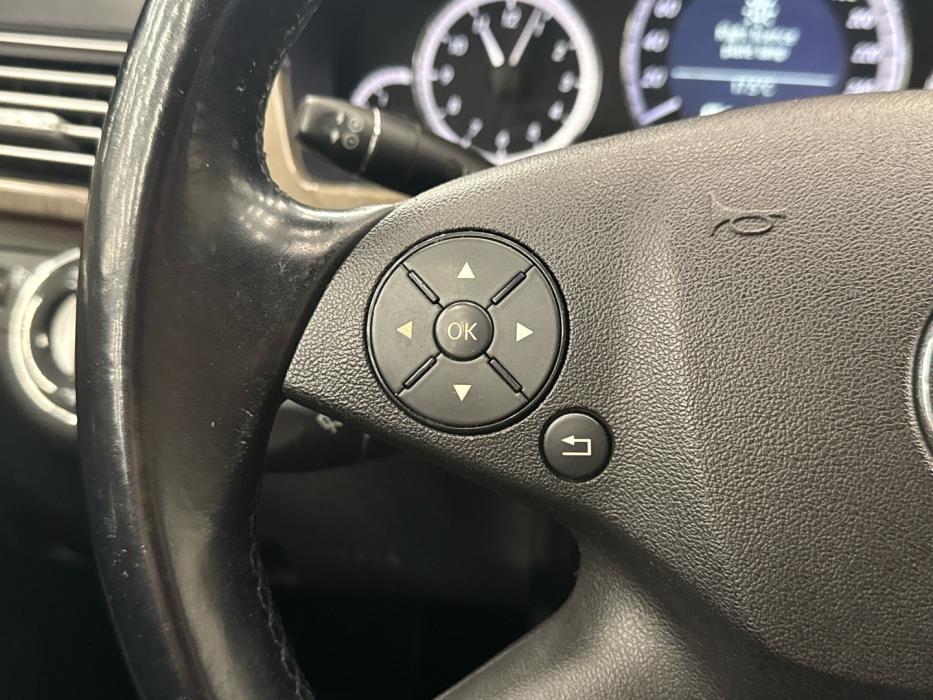 MERCEDES-BENZ E 2009