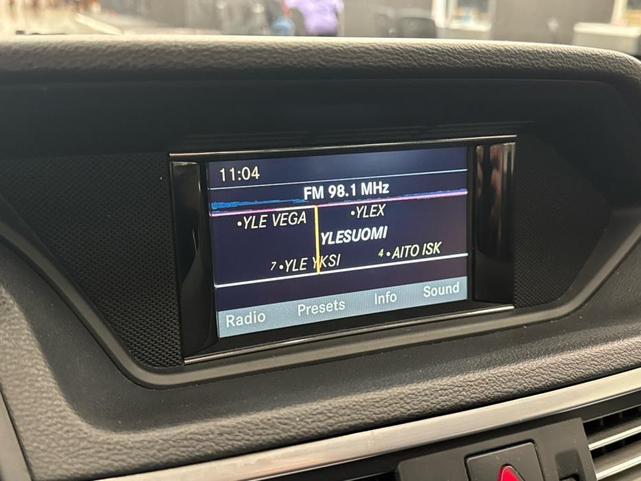 MERCEDES-BENZ E 2009