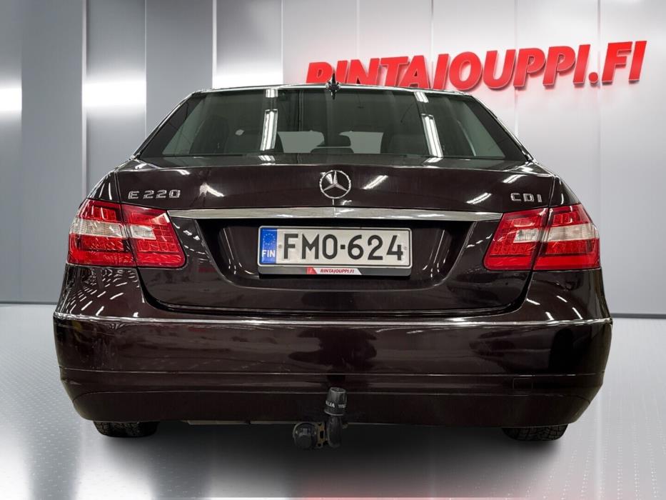 MERCEDES-BENZ E 2009