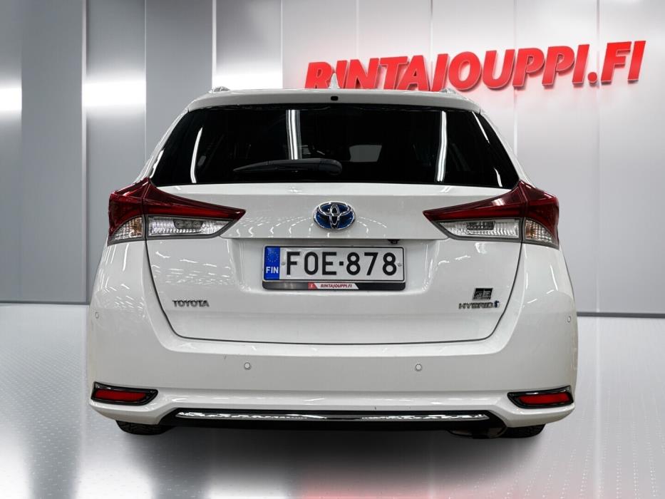 TOYOTA Auris 2016