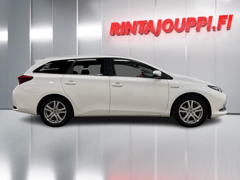 TOYOTA Auris 2016