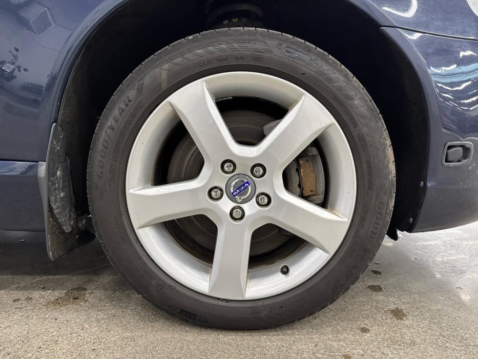 VOLVO V70 2014