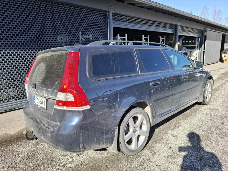 VOLVO V70 2014