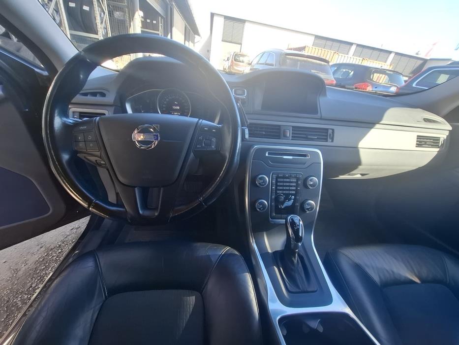 VOLVO V70 2014