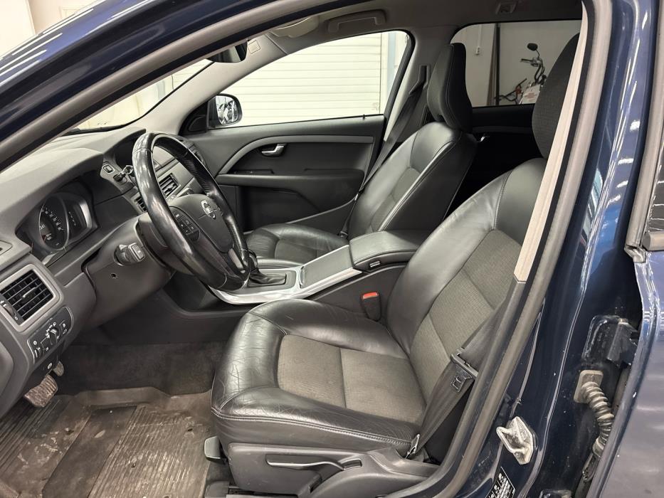 VOLVO V70 2014
