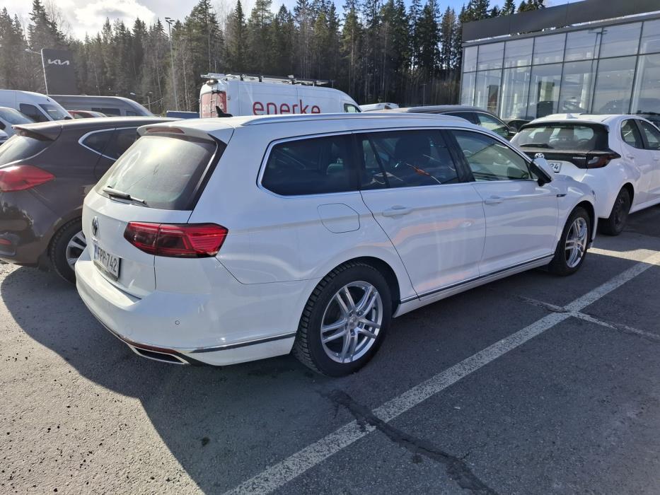 VOLKSWAGEN Passat 2021