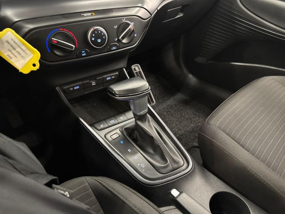 HYUNDAI i20 Hatchback 2021