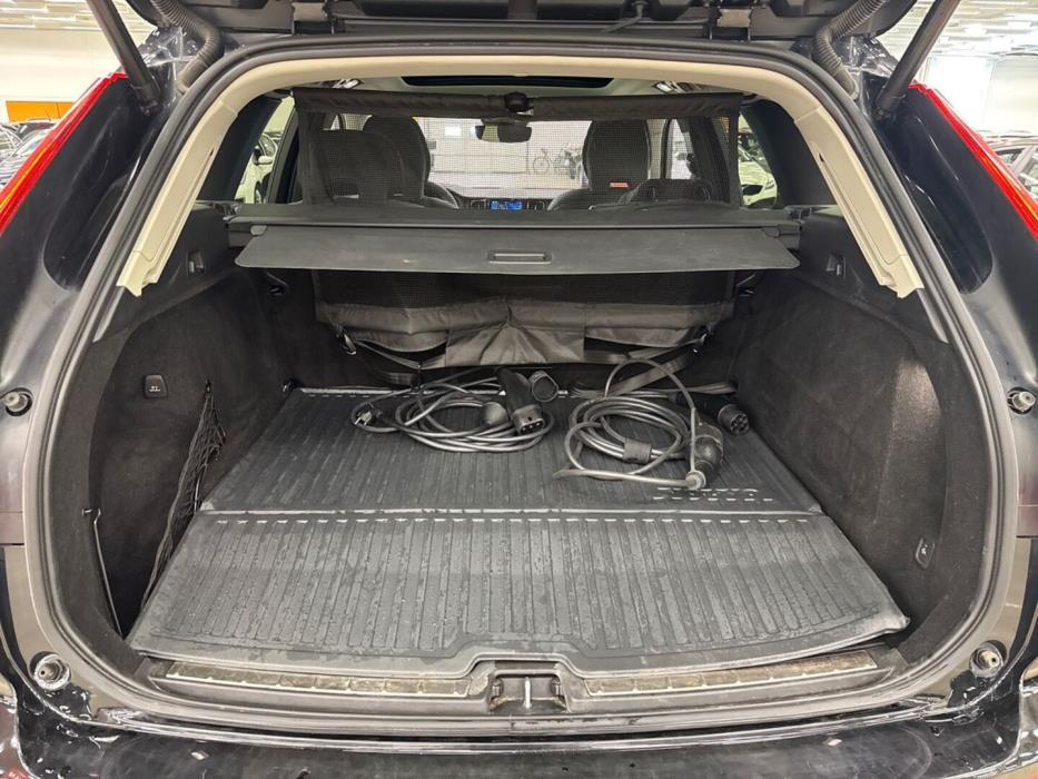 VOLVO XC60 2023