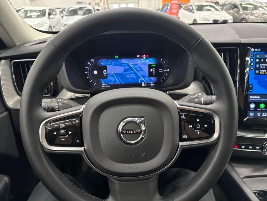 VOLVO XC60 2023