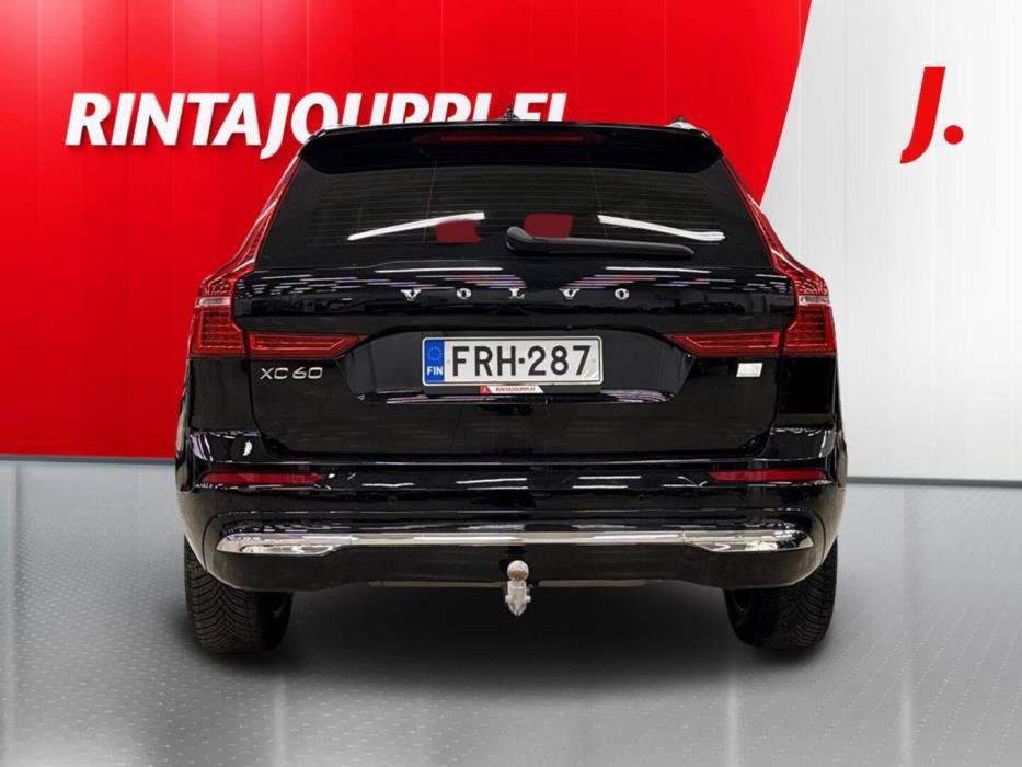 VOLVO XC60 2023