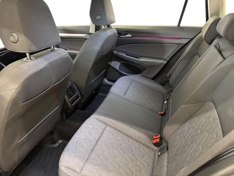 VOLKSWAGEN Golf 2025