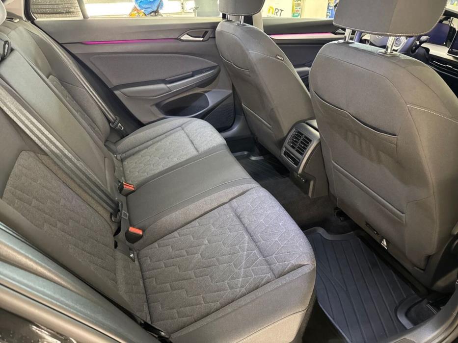 VOLKSWAGEN Golf 2025