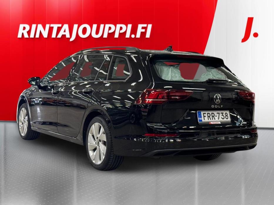 VOLKSWAGEN Golf 2025