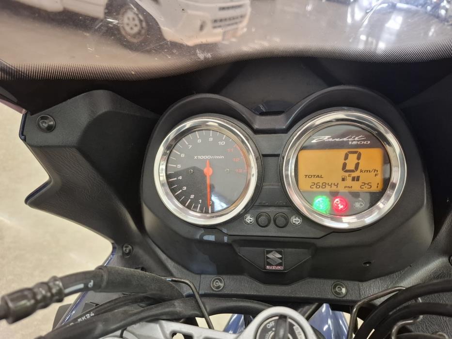 SUZUKI GSF 2006